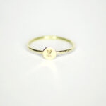 Ring aus 585 Recycling Gold mit Goldplatte "x"