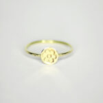 Ring aus 585 Recycling Gold mit Goldplatte klein "Blume"