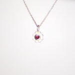 Silberkette mit kleinem Silberanhänger und Rubin