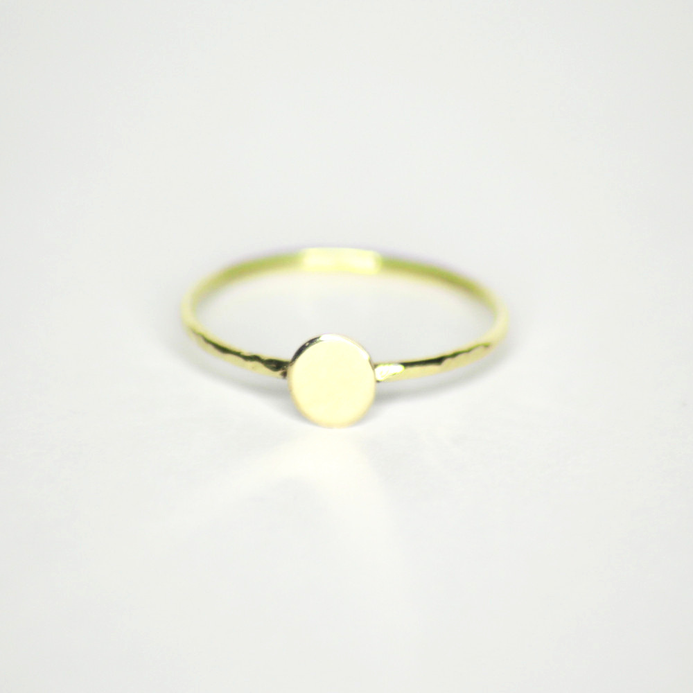 Ring aus 585 Recycling-Gold mit Goldplatte