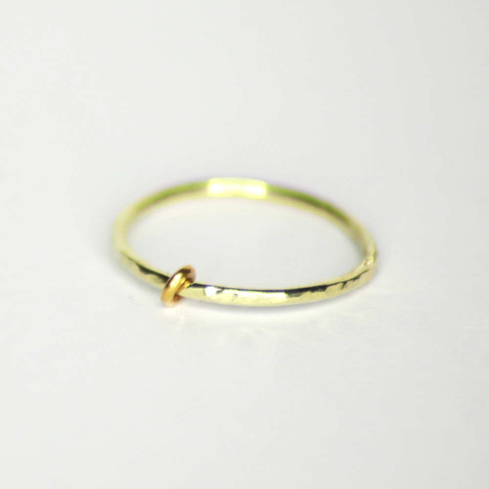 Ring aus 585 Recycling-Gold geschmiedet mit beweglichem Goldring